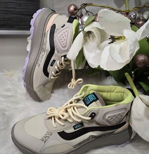NEW Vans Womens MTE Crosspath Mid Sneakers Shoes Hiking Purple Beige Boots 9.5